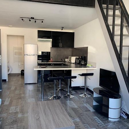 Appartement Tout Confort En Mezzanine A 20Mn A Pied Du Centre-Ville Avec Tv Et Wifi La Rochelle  Exteriér fotografie