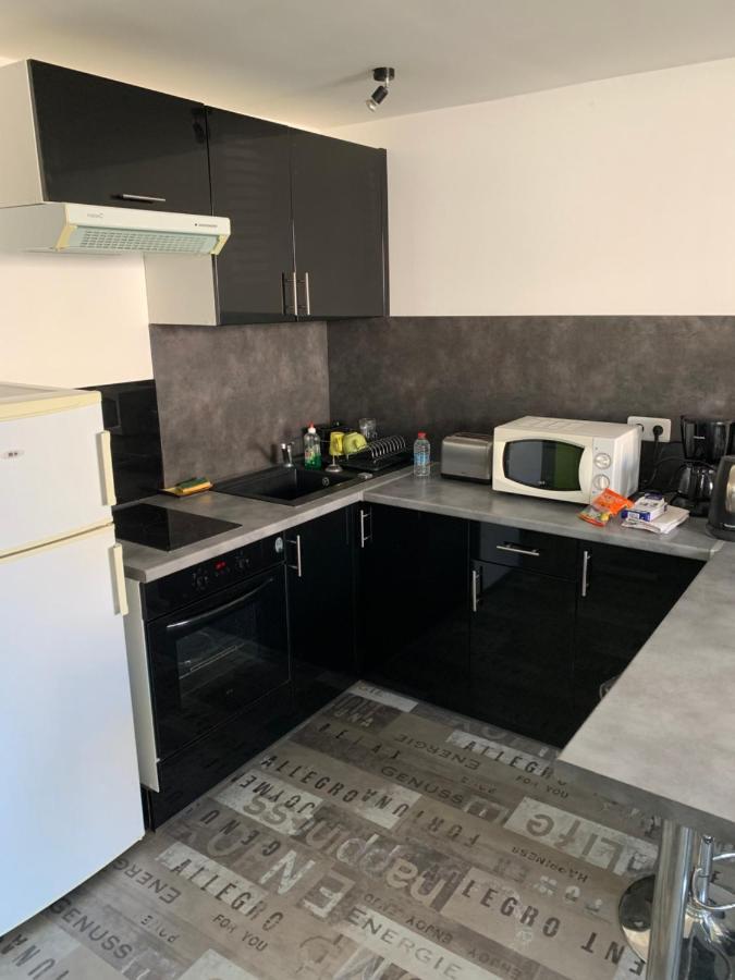 Appartement Tout Confort En Mezzanine A 20Mn A Pied Du Centre-Ville Avec Tv Et Wifi La Rochelle  Exteriér fotografie